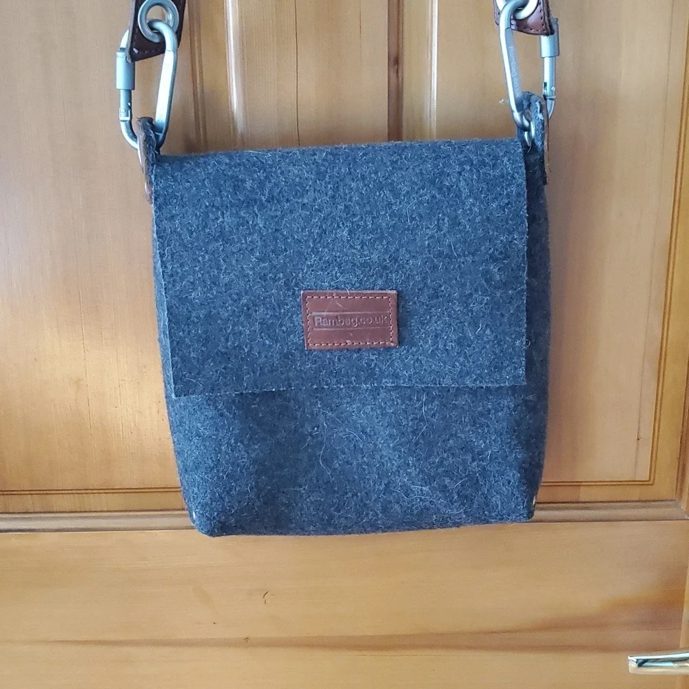 Rambag Gray Felt‎ Medium Messenger Bag With Carbiner Hardware & Rivets